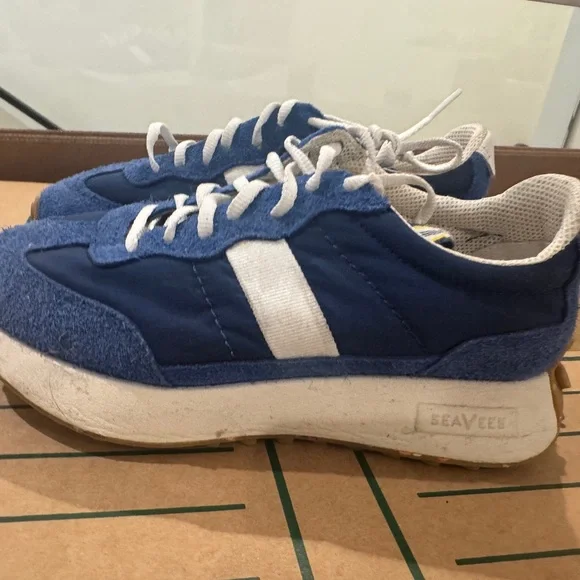 SeaVee Acorn shoes - like new! - Picture 3 of 7